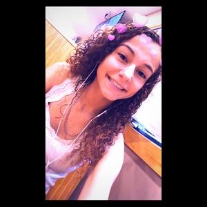 Meet your Posher, Kayla